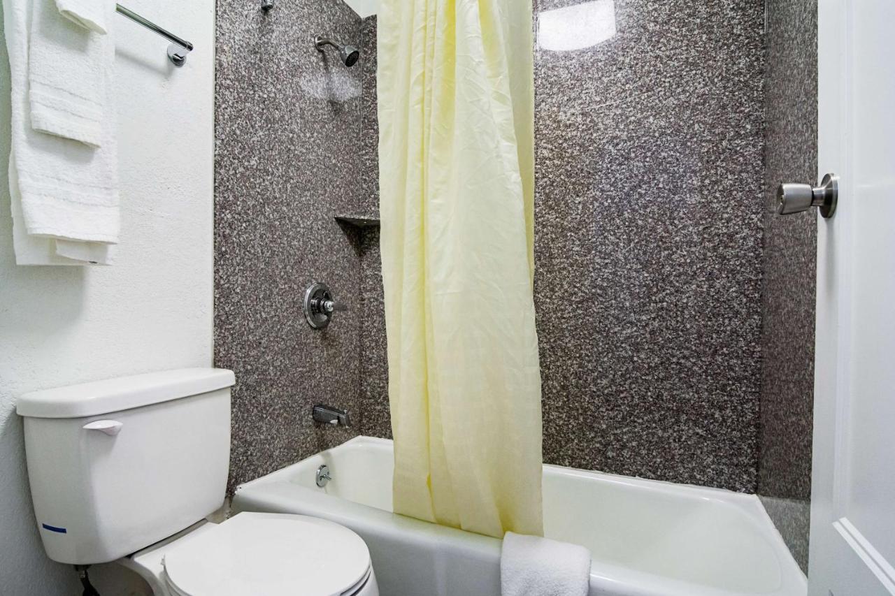 Econo Lodge Asheboro Zewnętrze zdjęcie